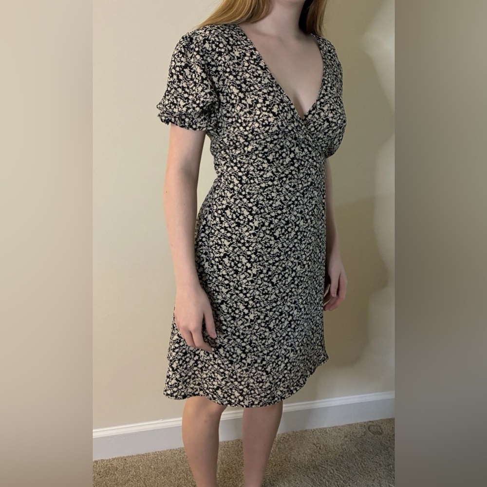 Lulu's Black and White Puff Sleeve Midi Sundress